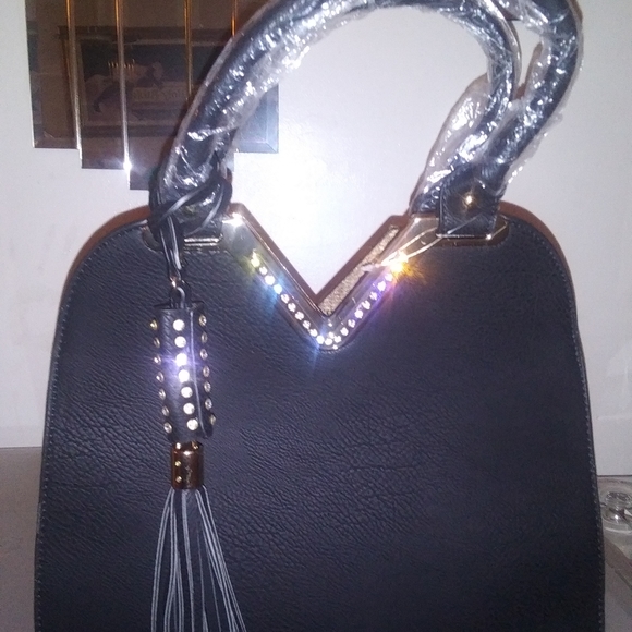 Purses - Picture 5 of 8